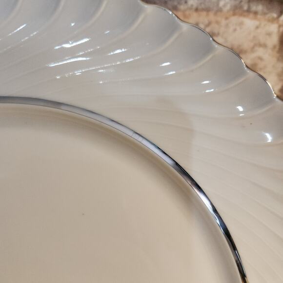 Royal Tettau Germany 11" Dinner Plate White Swirl Platinum Trim Porcelain EUC - Picture 2 of 4